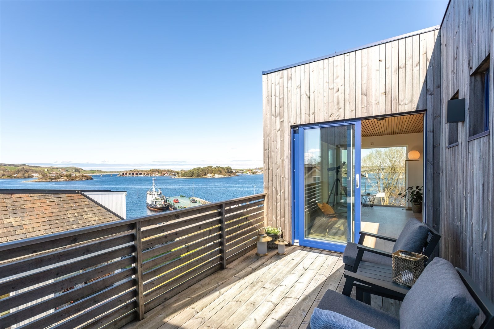 Veranda - med utgang fra stue og kjøkken Galleribilde