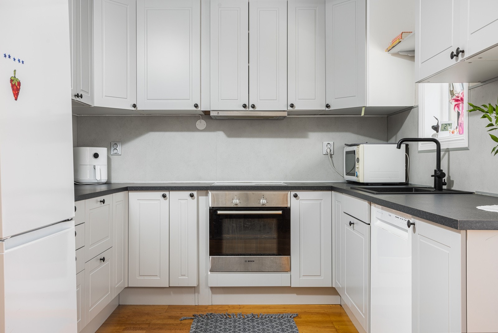 Kjøkkeninnredningen ble skiftet i 2021 Galleribilde