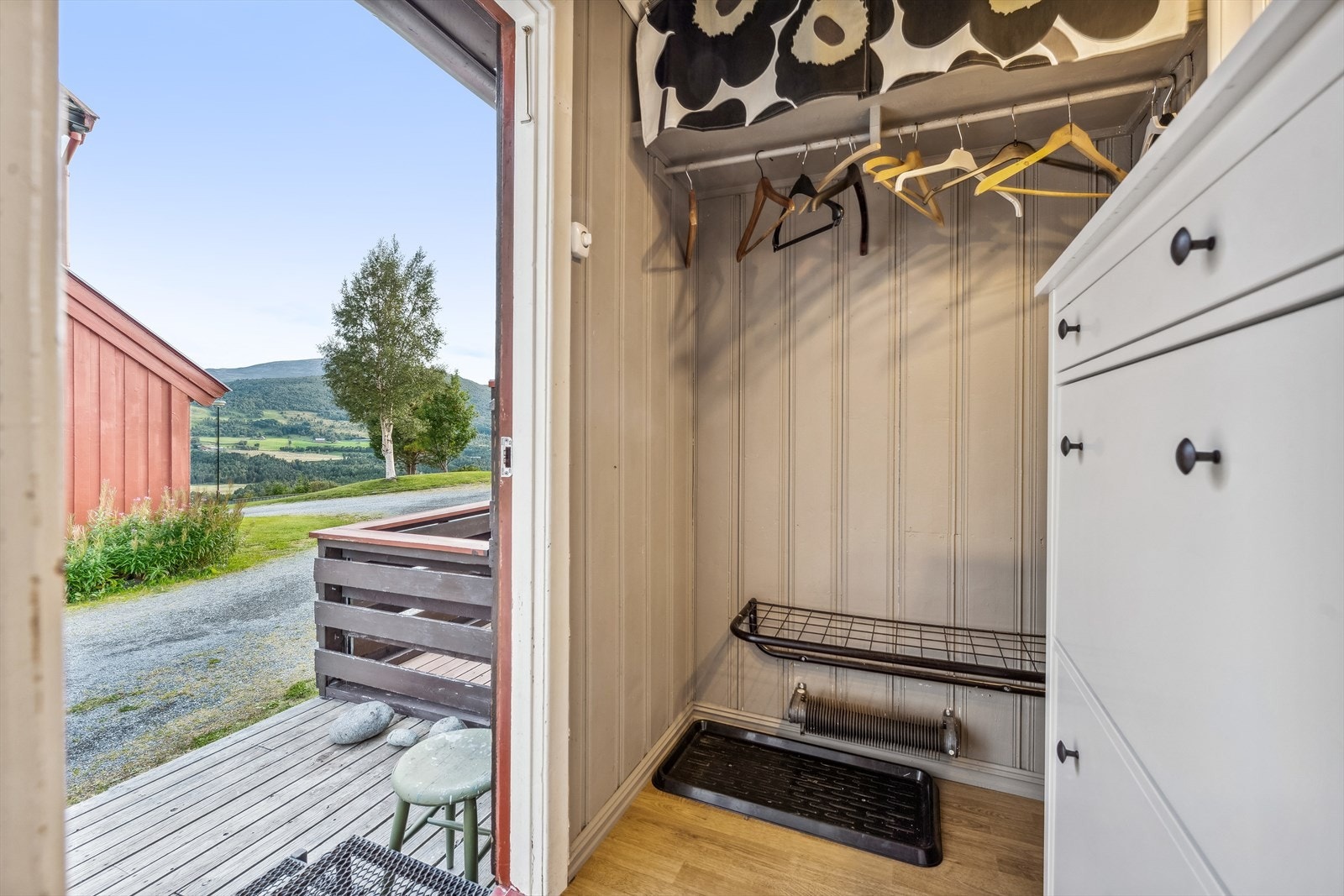 Entré har god plass for yttertøy og sko. Galleribilde