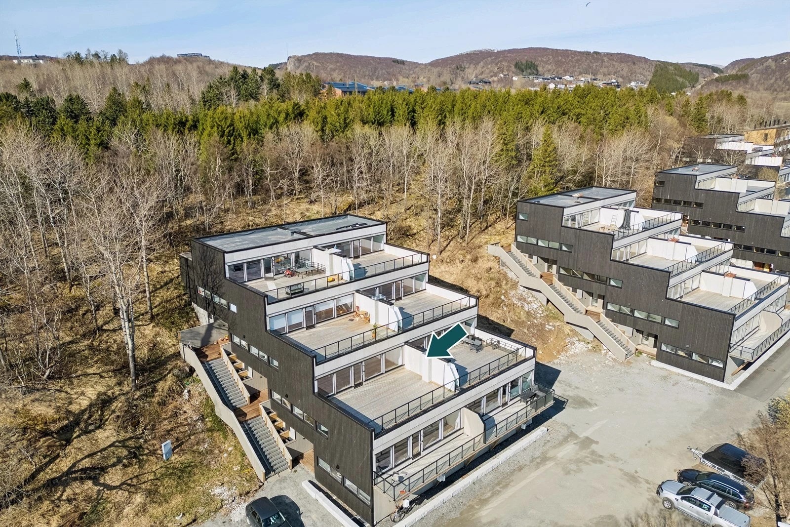 Romslig og moderne leilighet over to etasjer, med ettertraktet beliggenhet Galleribilde