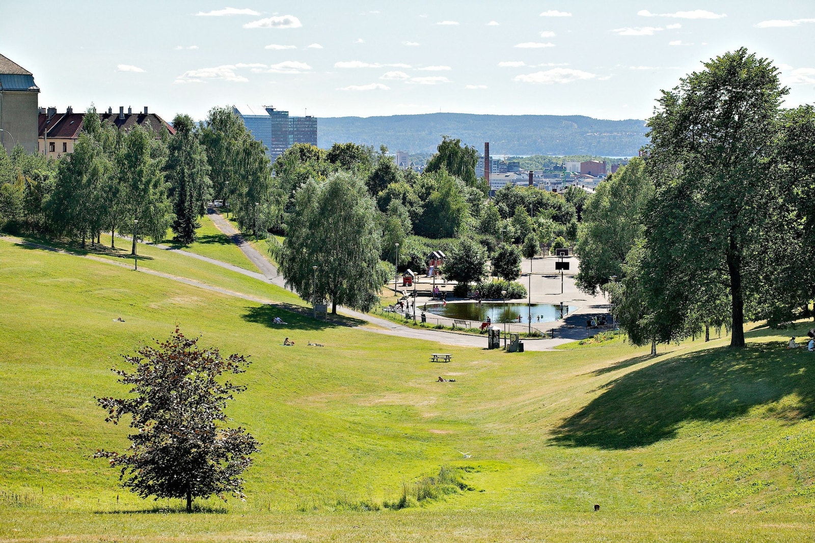 Kort vei til flere parker og grønne lunger, blant annet fantastiske Torshovdalen! Galleribilde
