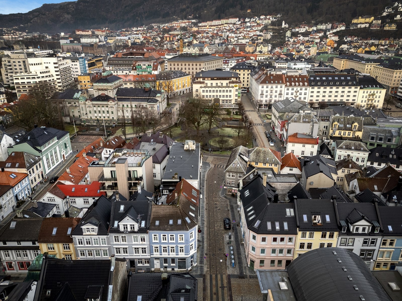 Vil du bo i gangavstand til Bergens pulserende byliv? Da må du sjekke ut Magnus Barfots Gate 6! Galleribilde