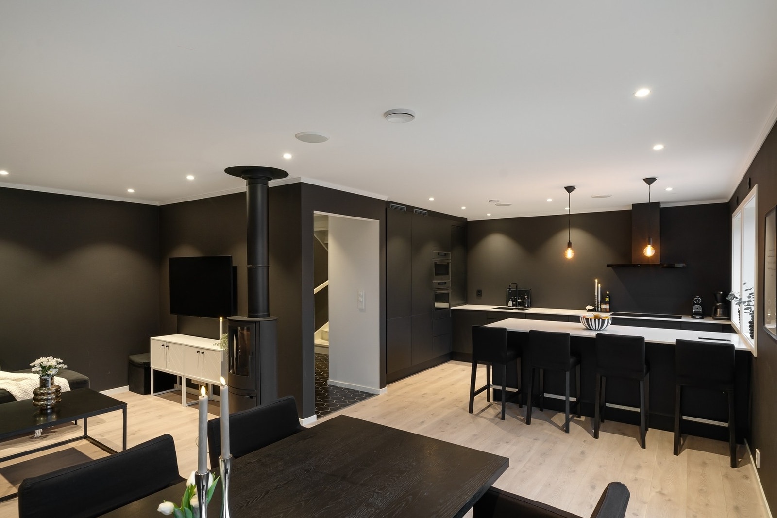 Dette er en stilig enebolig i kjede fra 2022 som befinner seg på Klavestadhaugen. Galleribilde