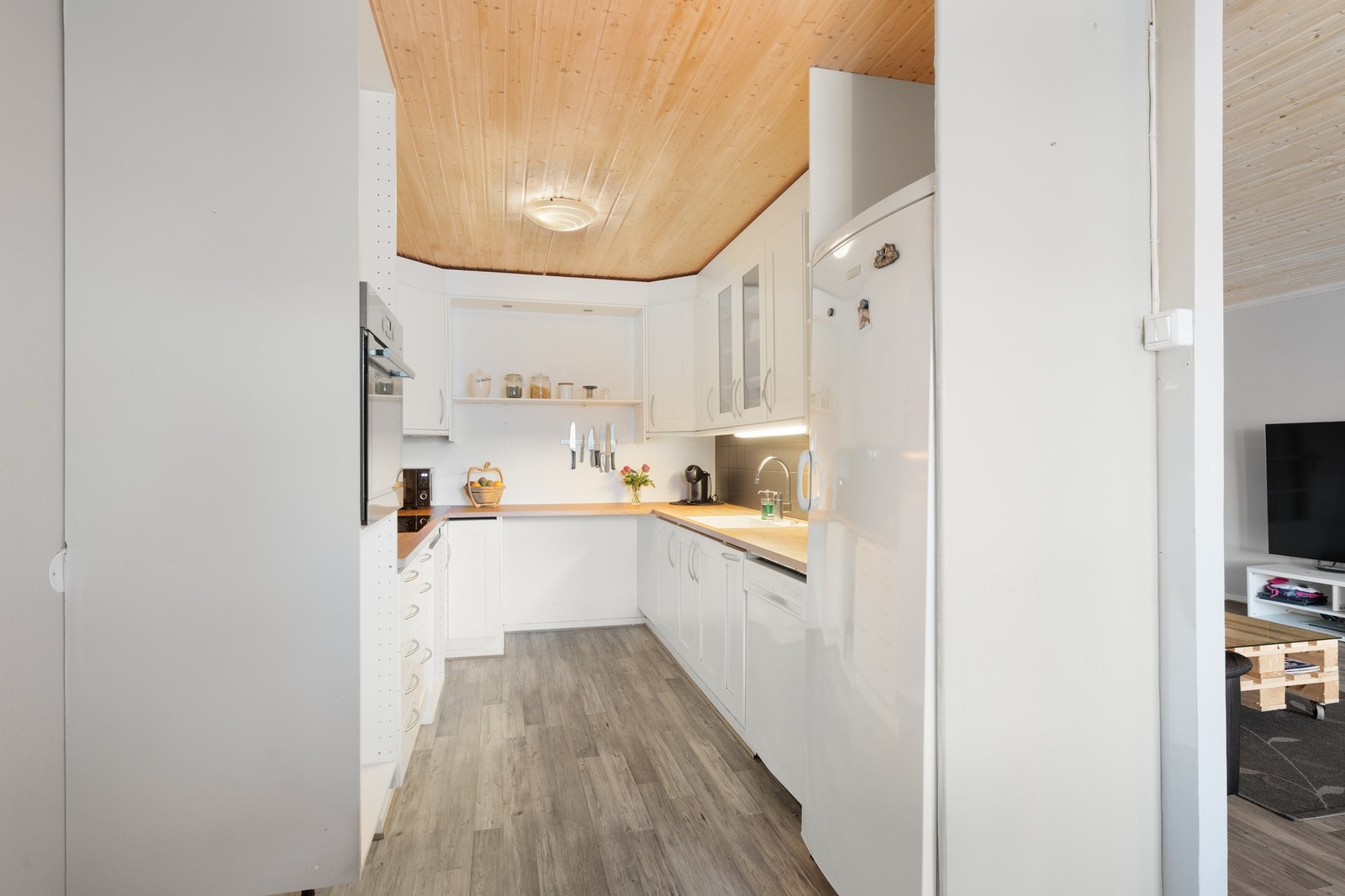 Leiligheten har svært god planløsning med romslige oppholdsrom. Galleribilde