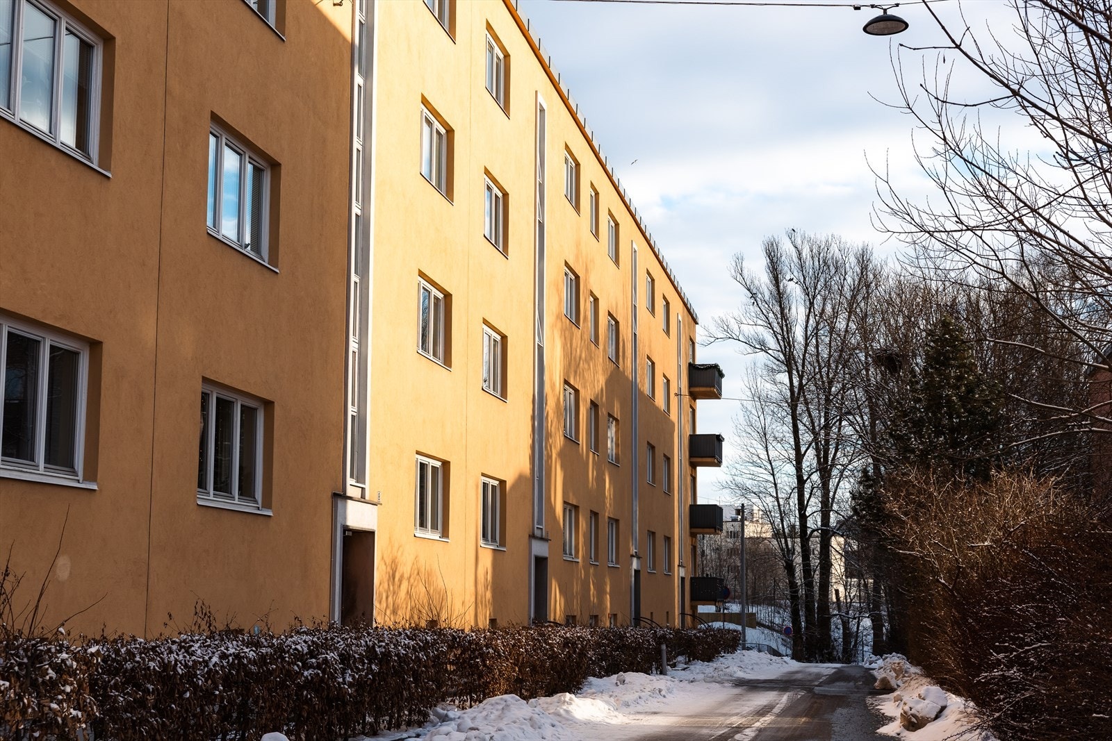 Det er mulig å leie parkeringsplass til 650kr i måneden, samt at det finnes gratis gjesteparkering. Galleribilde