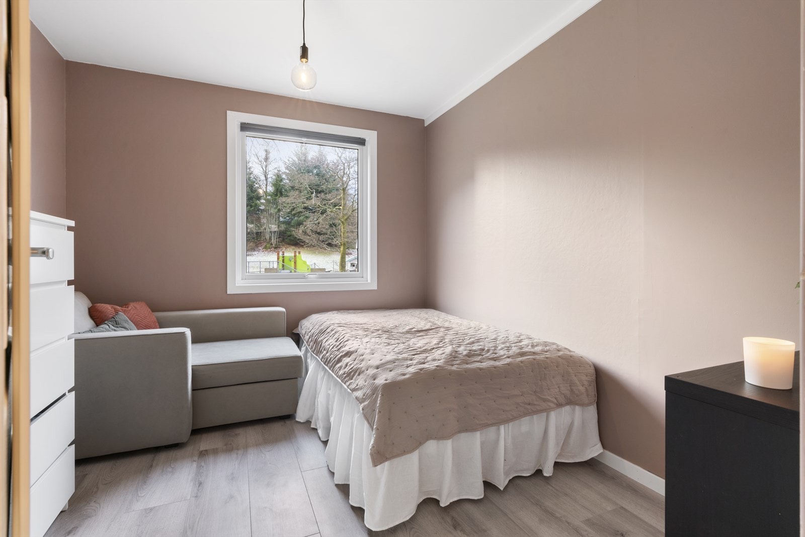 - Soverom 2 måler 9,4m² - Galleribilde