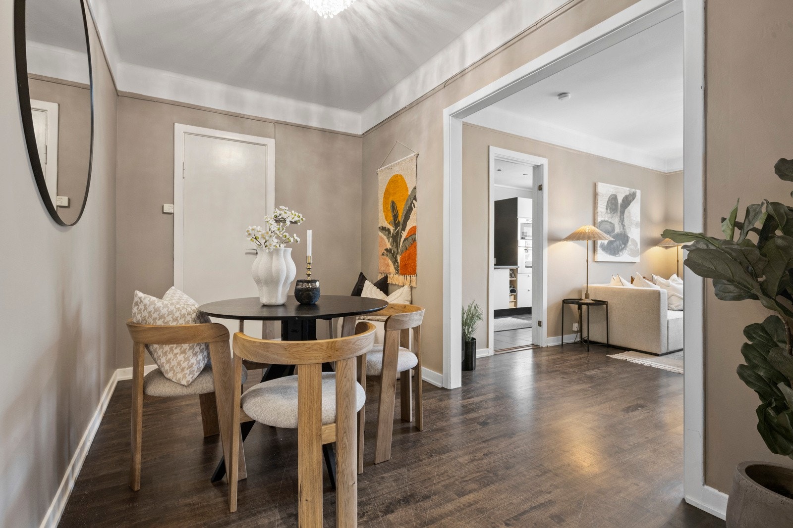 - Hjemmeside: https://vibbo.no/borettslaget-bjolsenborgen/om - Galleribilde