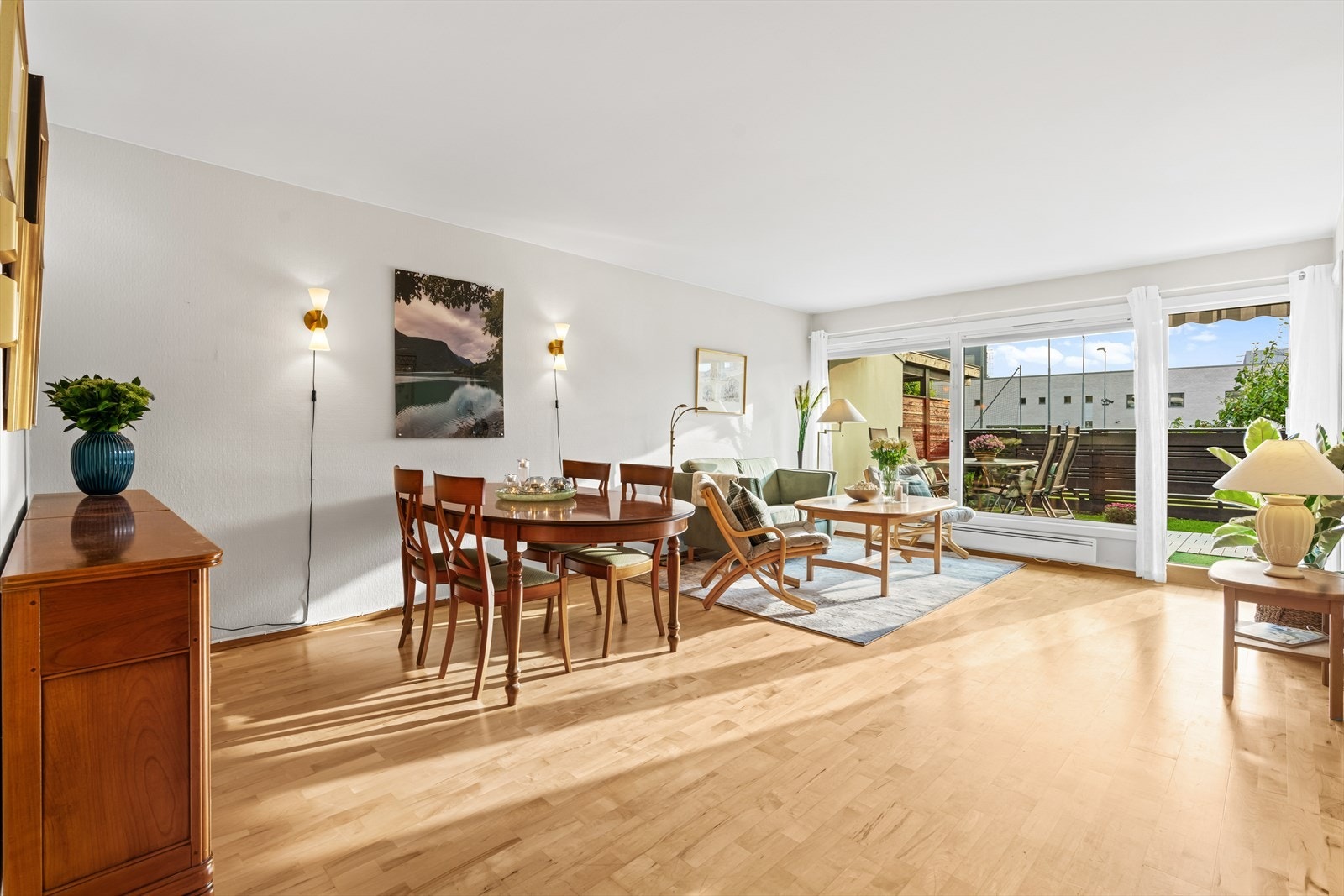 Leiligheten har en god planløsning med romslig stue og 3 gode soverom Galleribilde