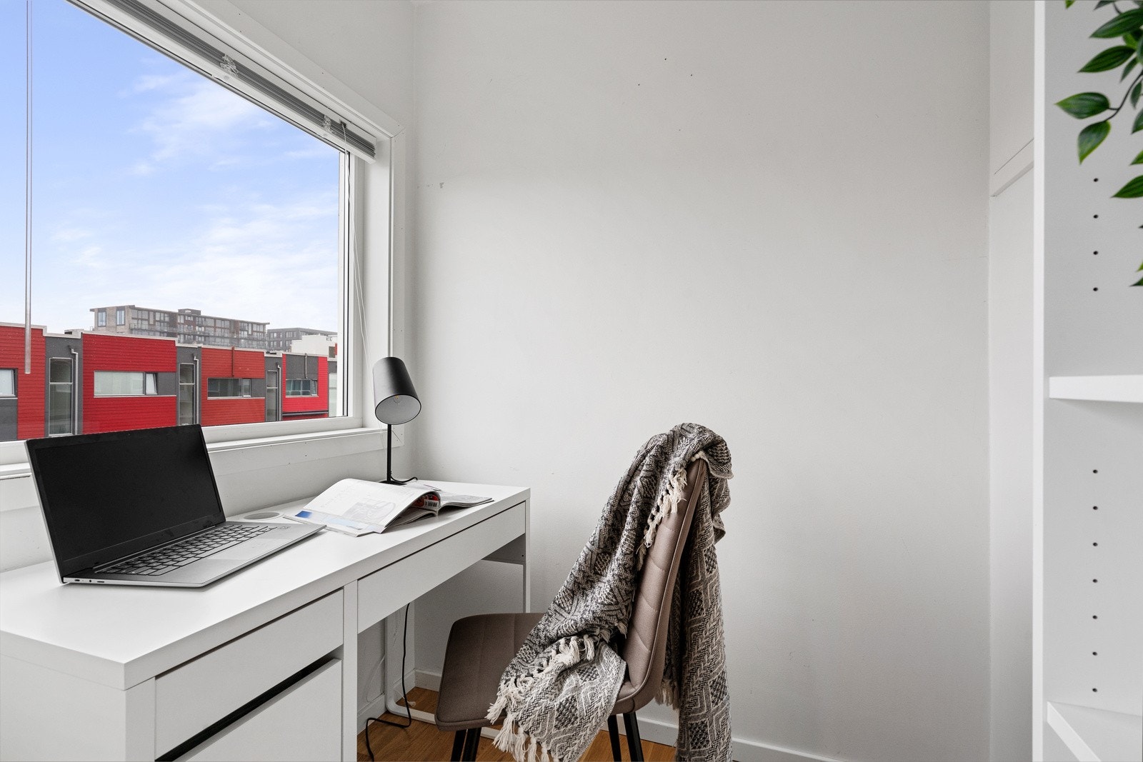 Kan enkelt innredes som ditt hjemmekontor! Galleribilde