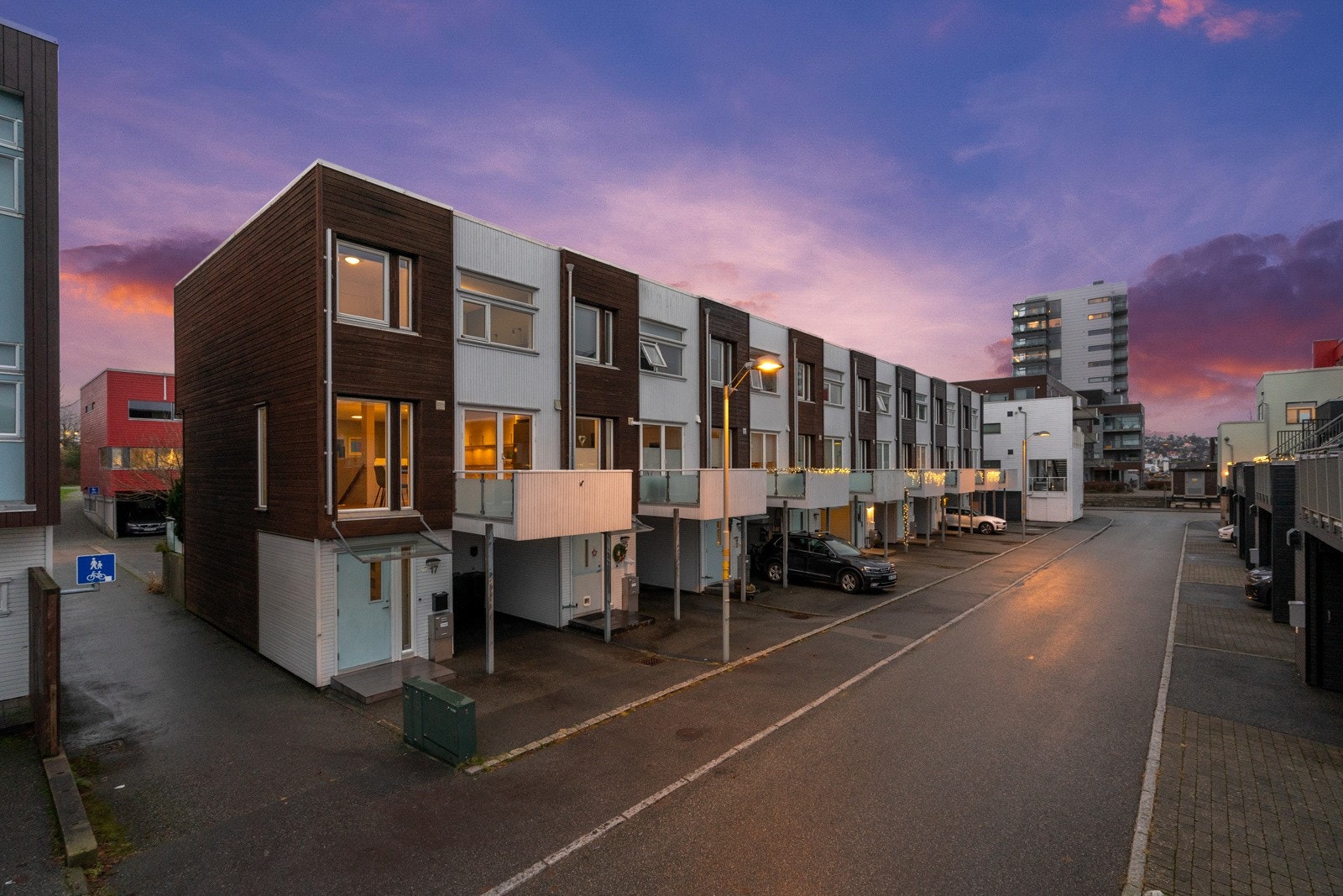 EIE Eiendomsmegling v/ Jr. Partner Håkon Hovland presenterer Laberghagen 17! Galleribilde