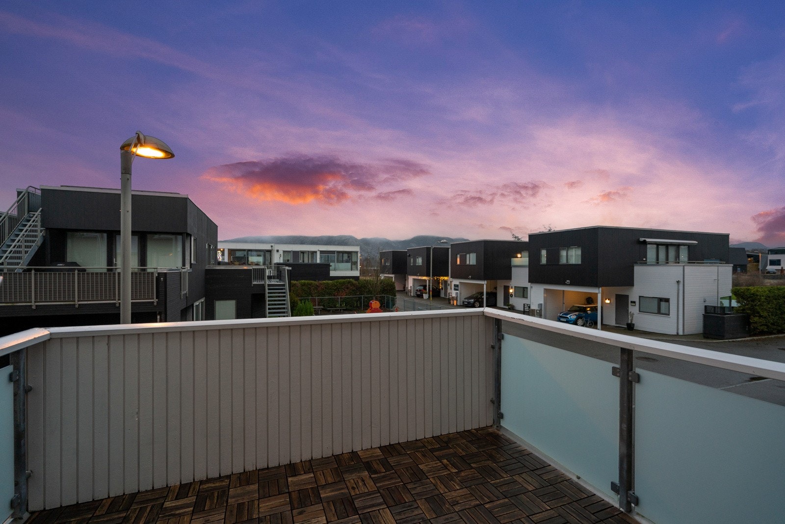 Kveldsbilde | Balkong Galleribilde