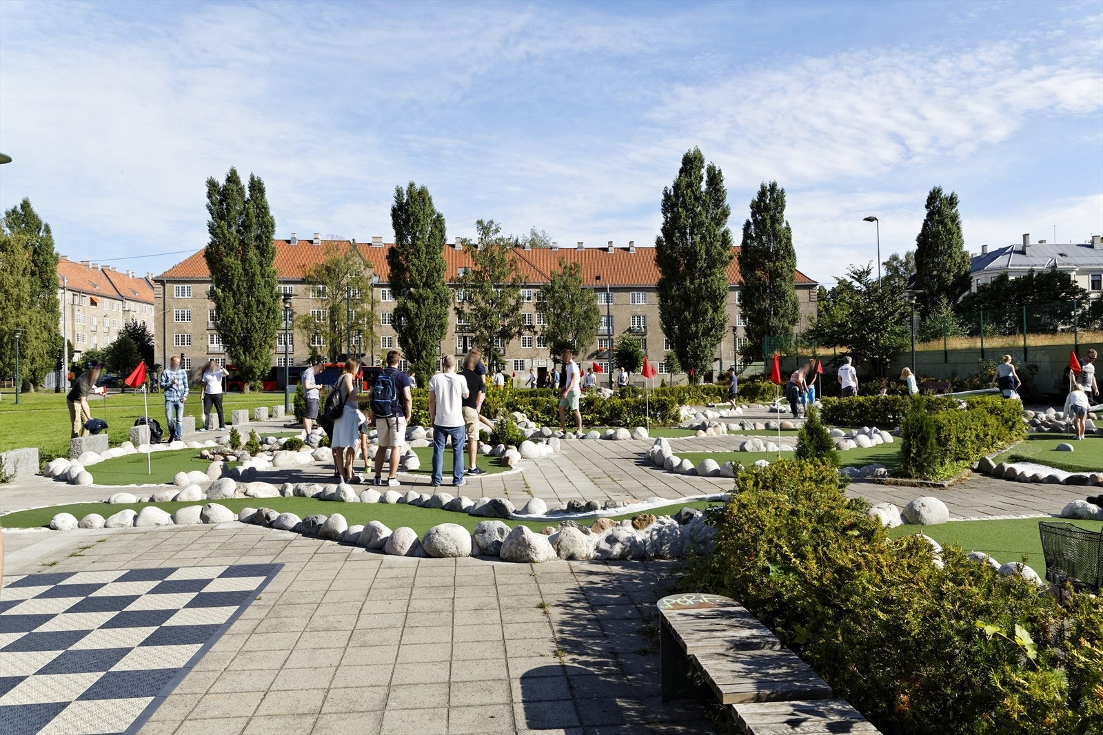 Minigolf på Marinenlyst, en kort spasertur unna Galleribilde