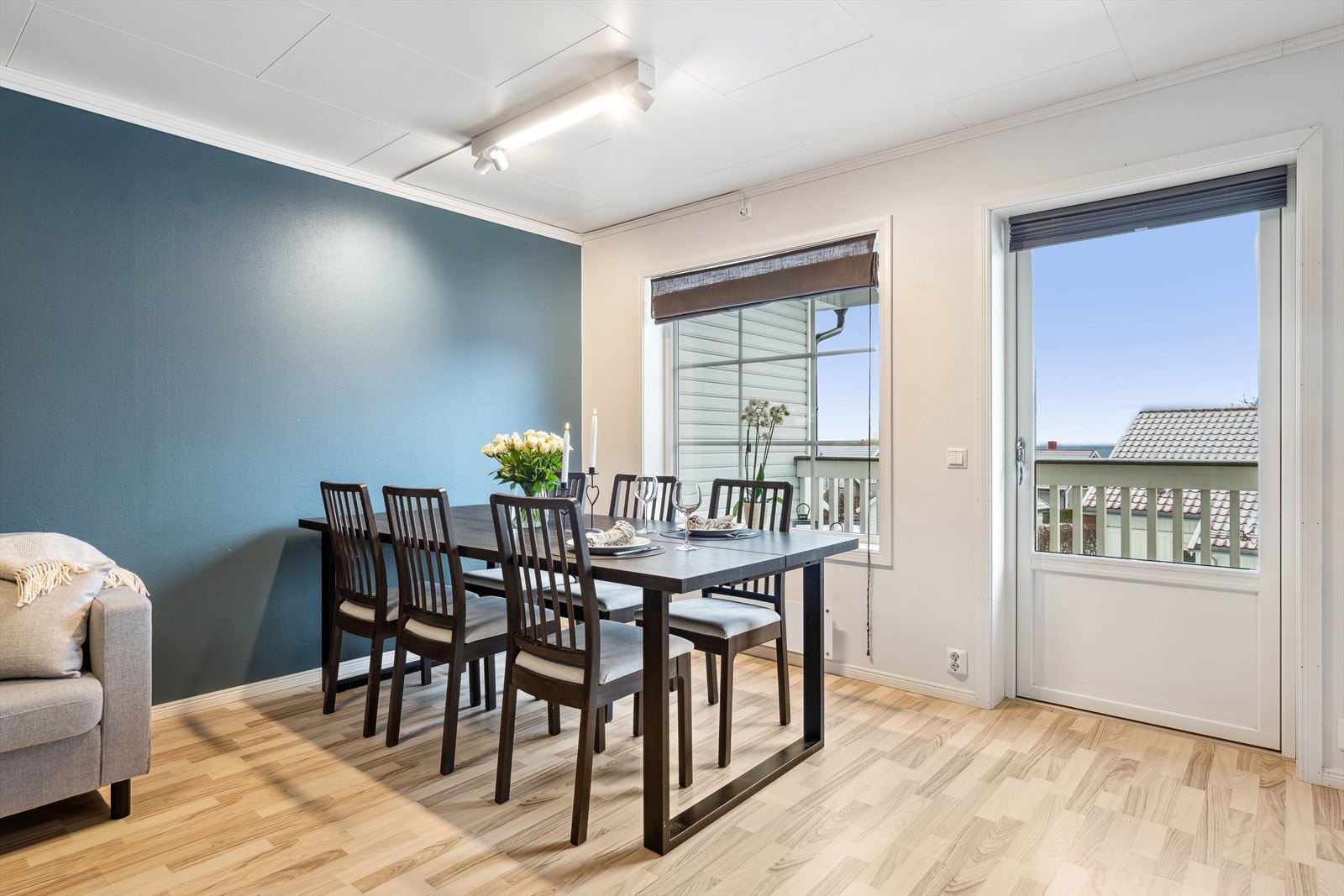 Fra spisestuen er det utgang til balkong Galleribilde