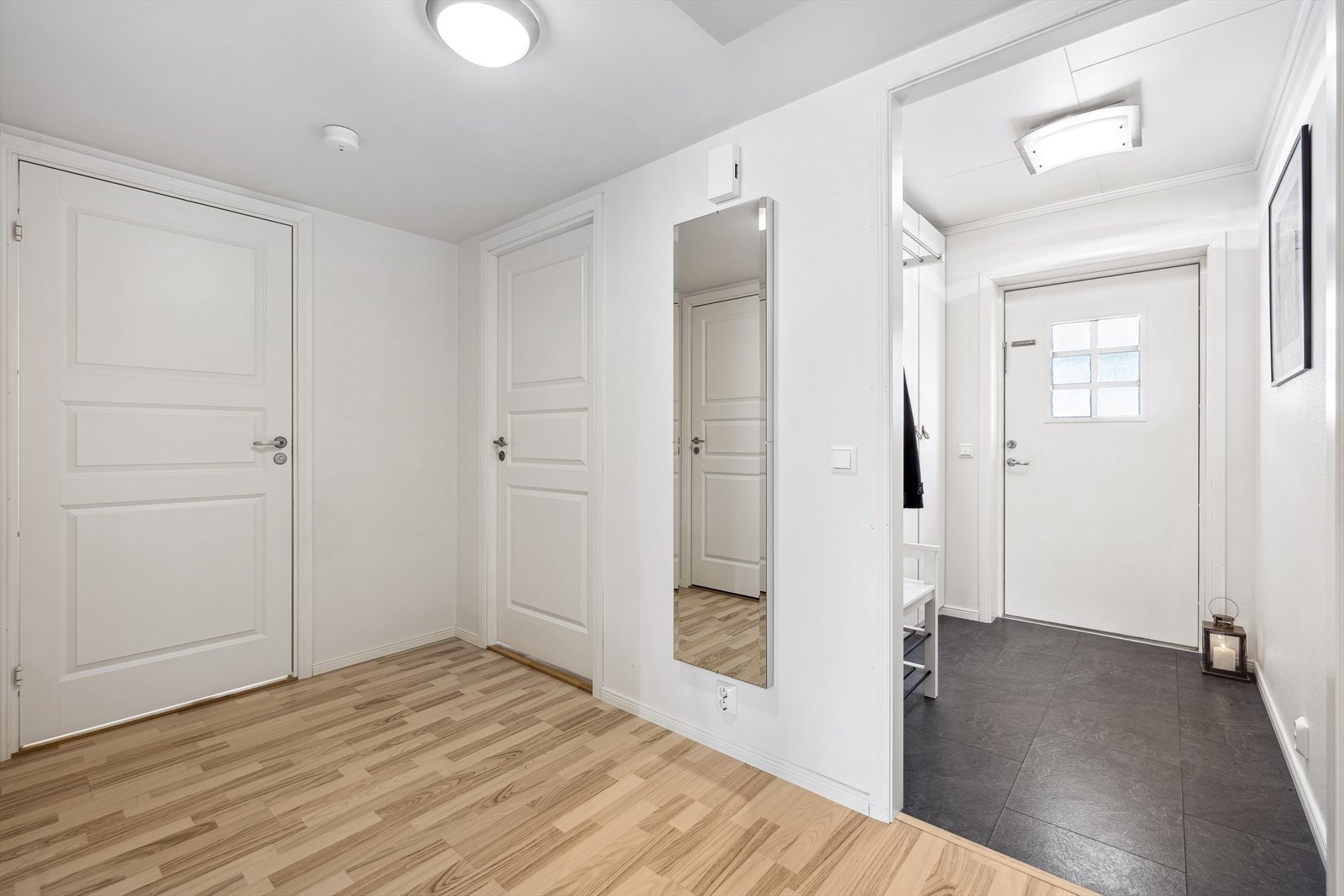 Gang med god plass til kommode. Galleribilde