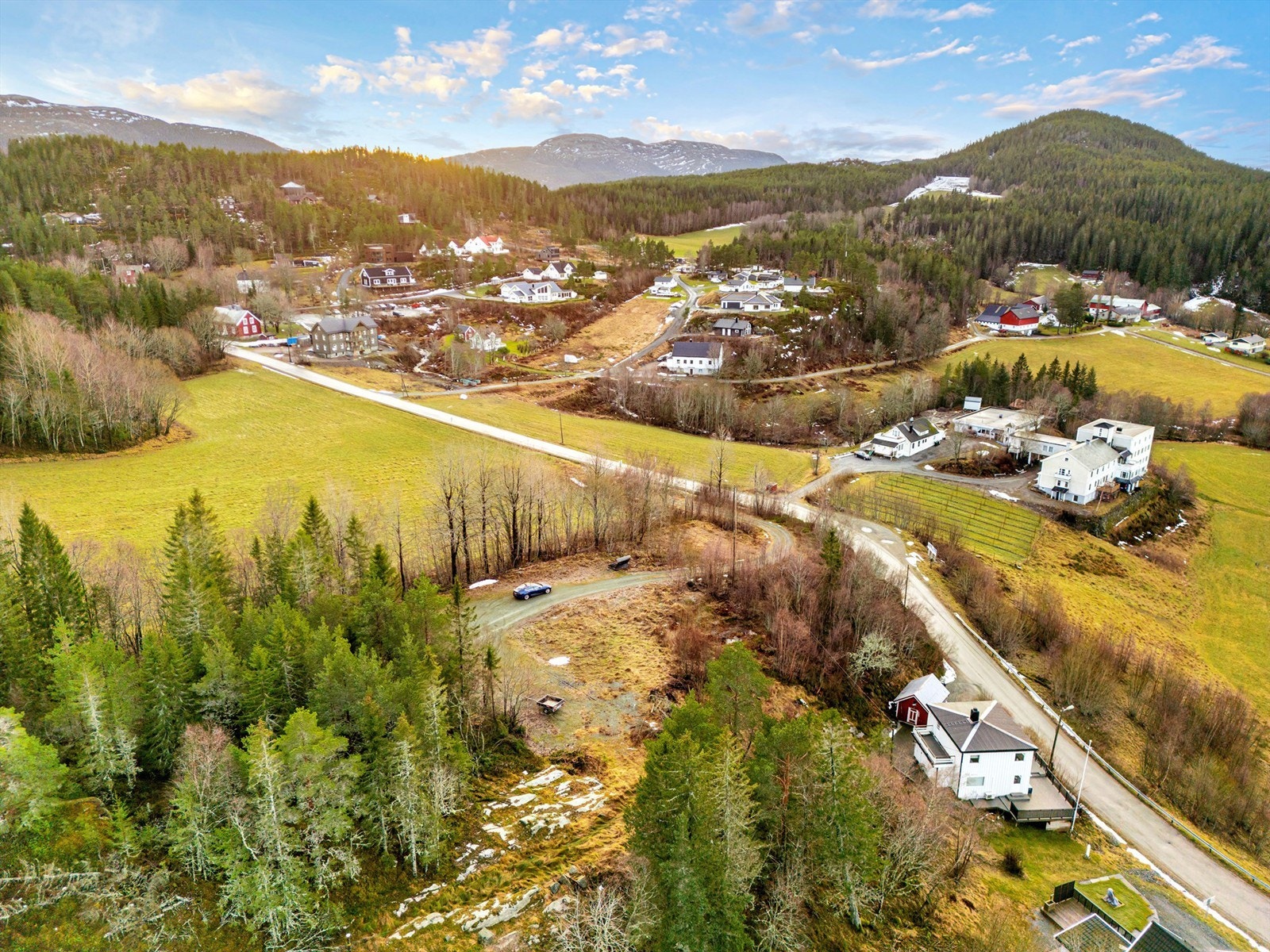 I sommermånedene kan du blant annet dra på Bryggeutstillinga, som er Fosens største salgsutstilling for kunst og kunsthåndverk. Galleribilde