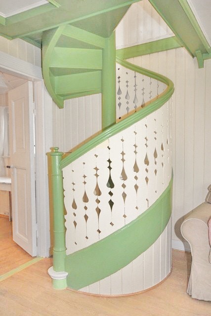 Trapp opp til bad og loft. Galleribilde