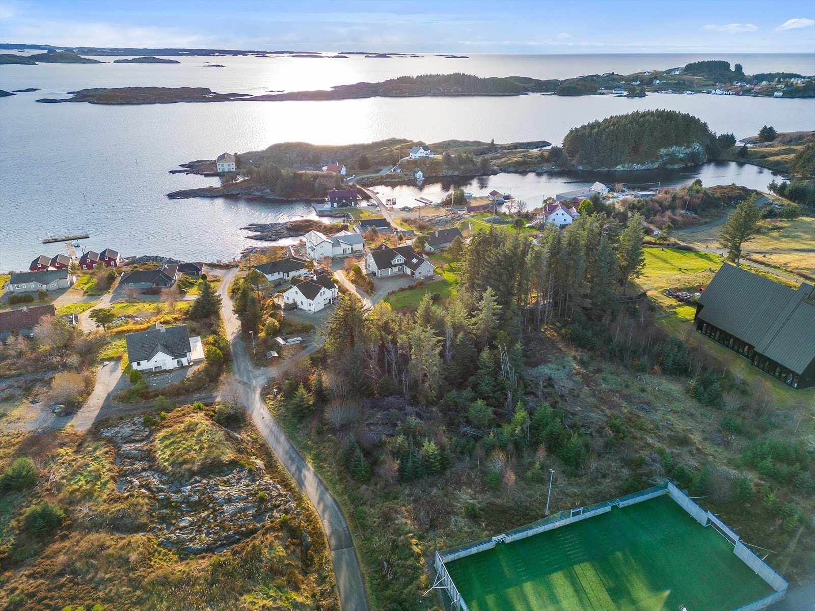 Drømmer du om å bygge ditt eget hjem i naturskjønne omgivelser? Da har du sjansen nå! Galleribilde