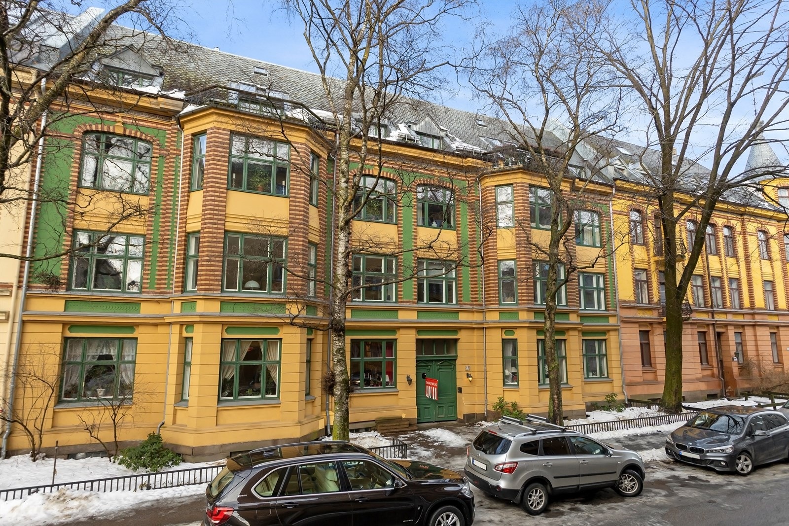 Ærverdig bygård oppført i 1899 Galleribilde