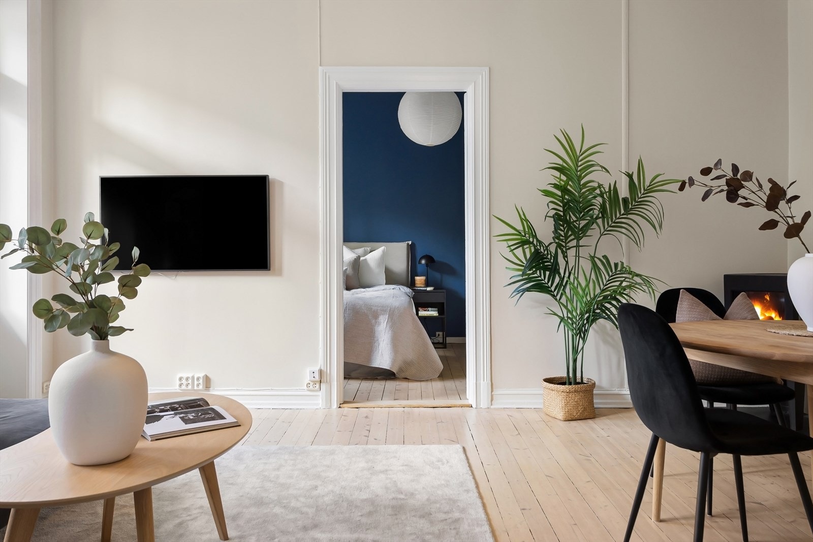 Soverommet sett fra stuen Galleribilde