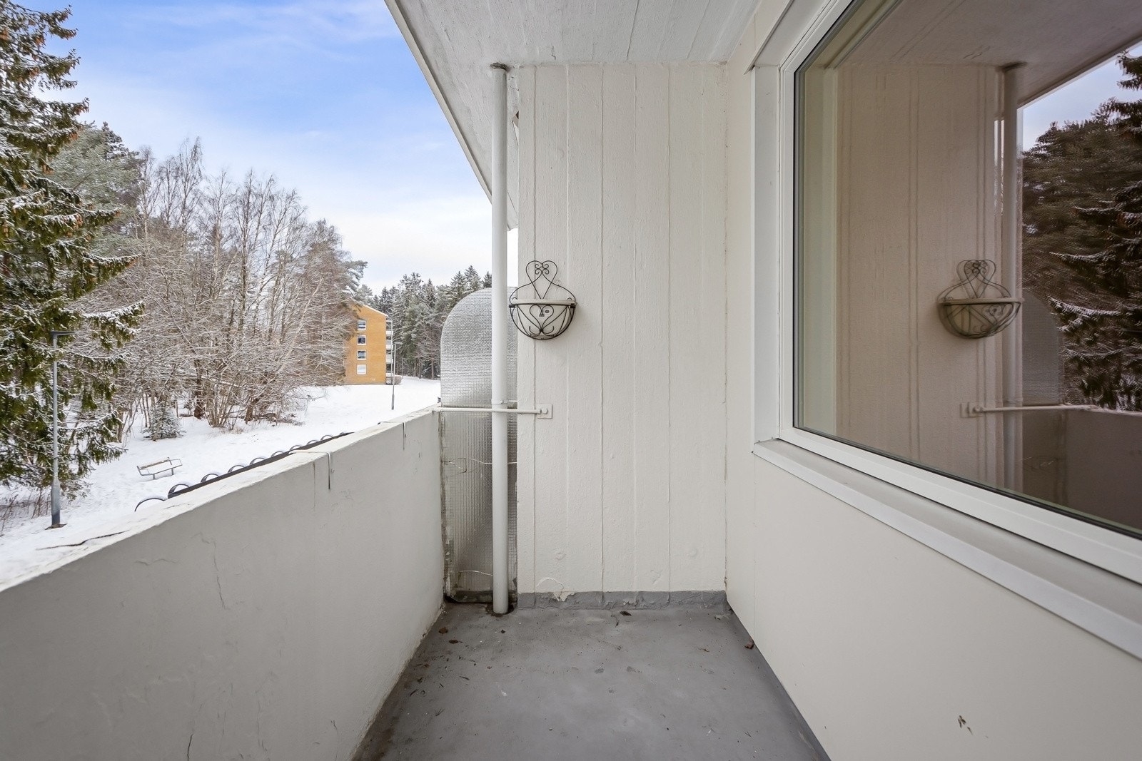 Leiligheten har en sentral beliggenhet i et stille og rolig område på Bergkrystallen/Lambertseter Galleribilde