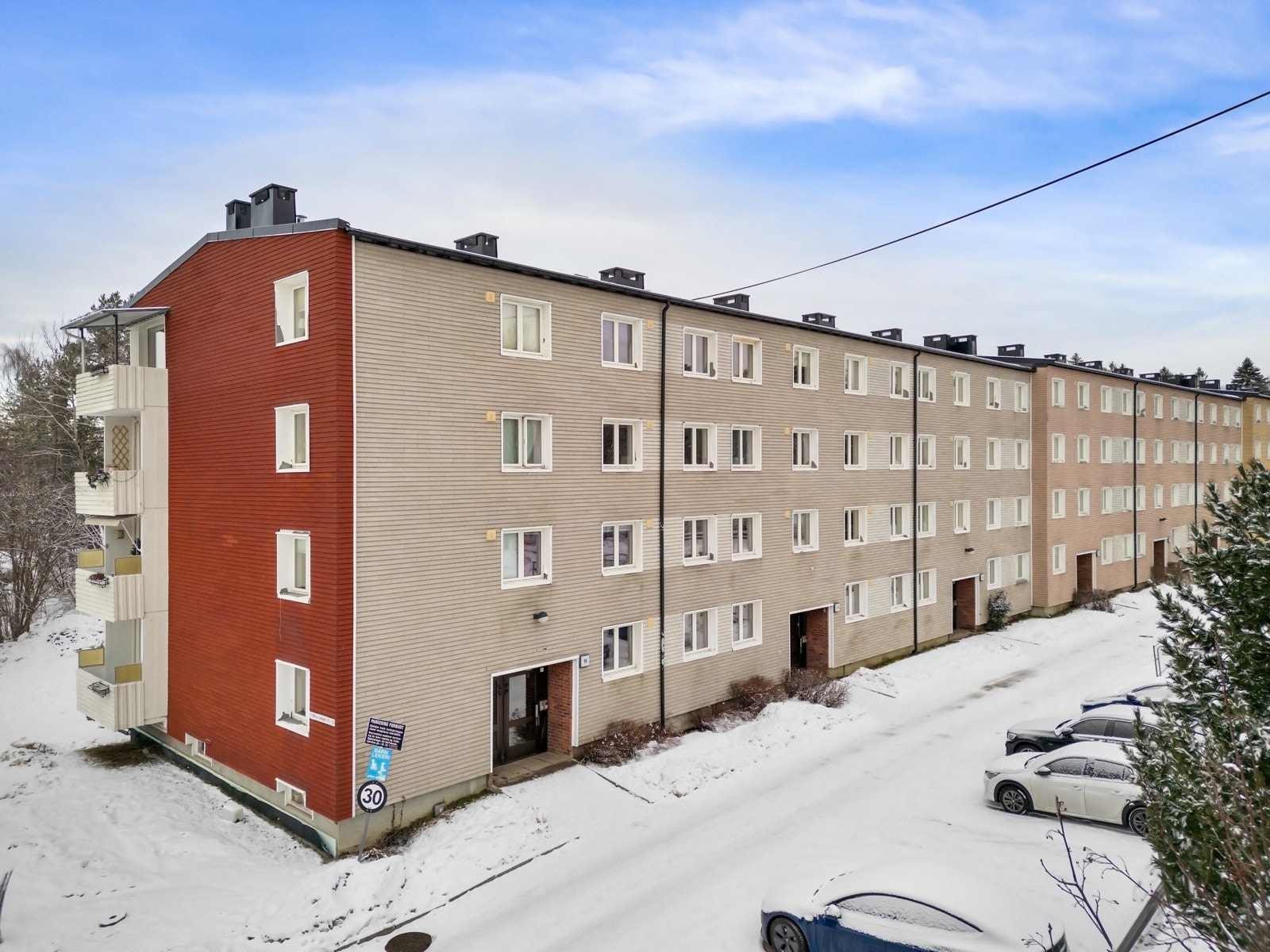 Borettslaget består av 566 andelsboliger, fordelt på 23 bygninger Galleribilde