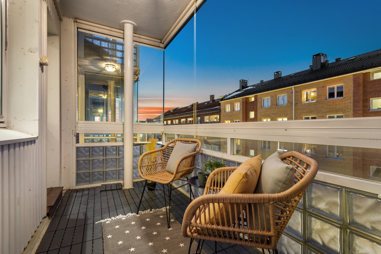 3-roms gjennomgående endeleilighet med utsikt og balkong! Galleribilde