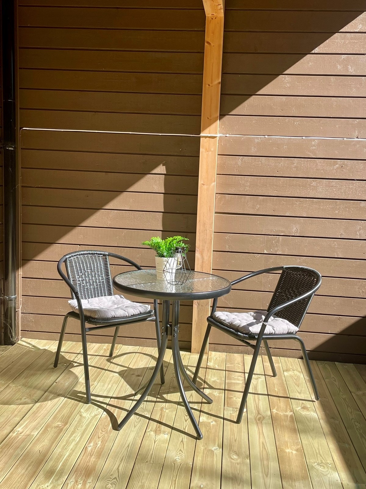 Her sitter du helt for deg selv og kan nyte solen på solfylte dager. Selger sitt privat bilde. Galleribilde