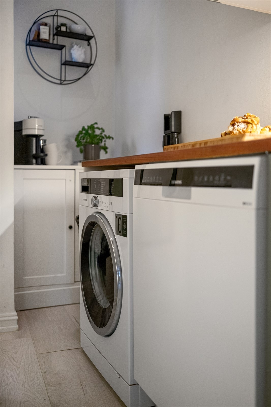 Opplegg for vaskemaskin. Galleribilde