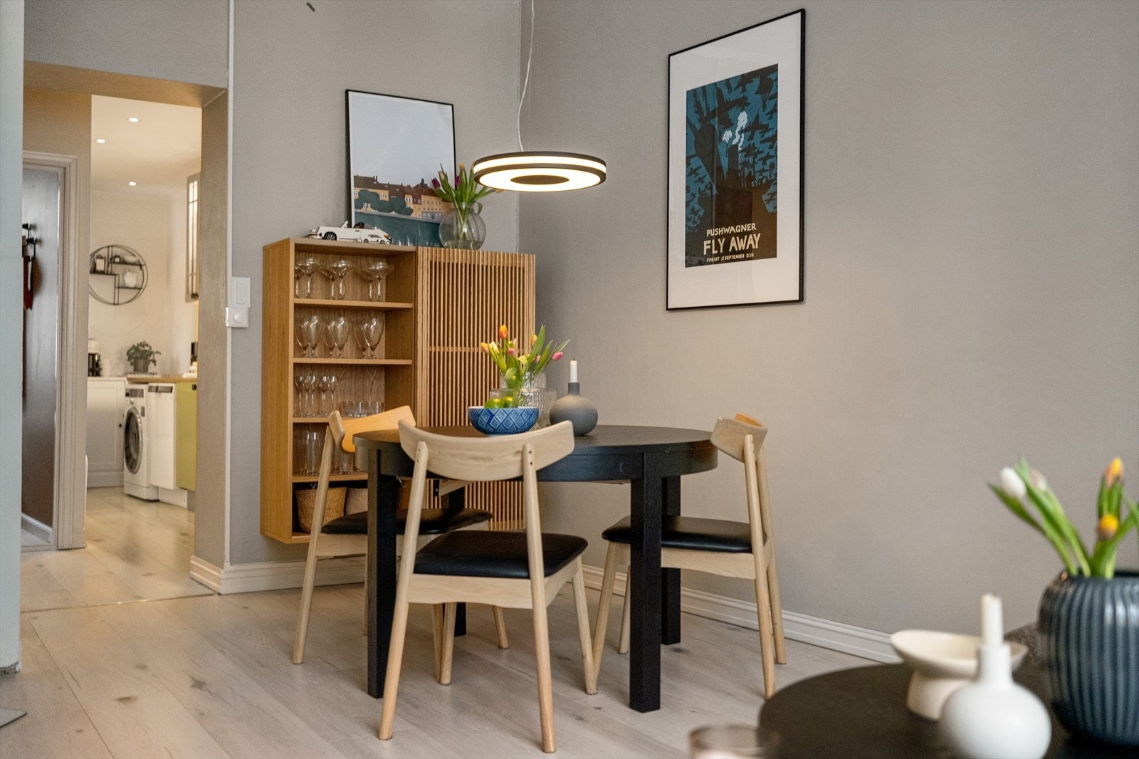 Gulv i leiligheten ble lagt i 2022. Galleribilde