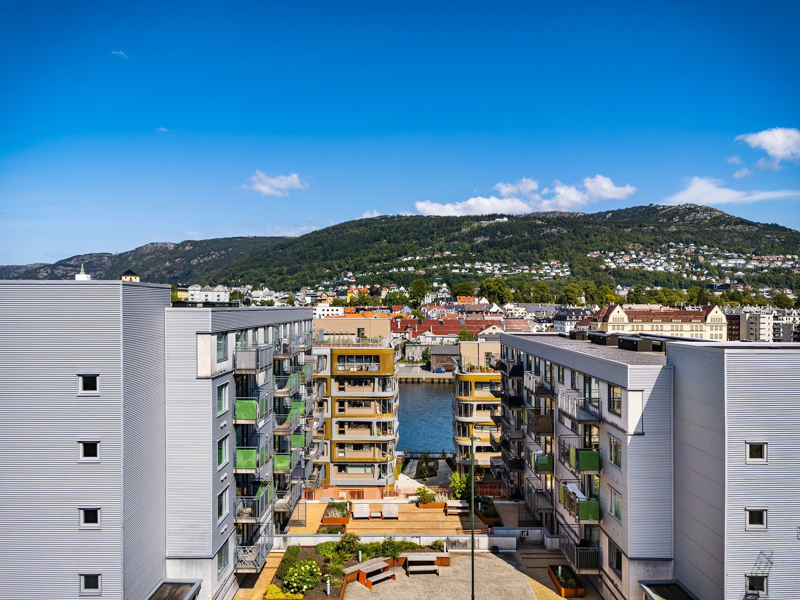 - Du har Rema og Bunnpris i nabobygget, samt Kiwi og Spar en kort spasertur unna - Galleribilde