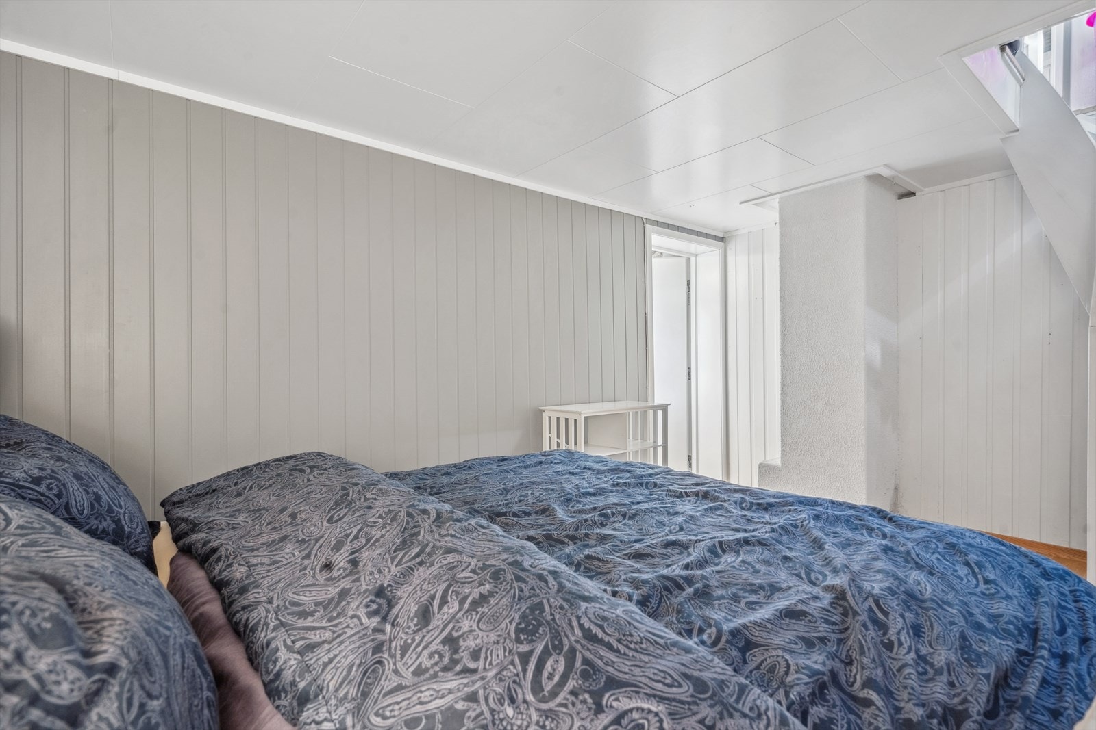 Direkte tilkomst til garasje fra rommet. Galleribilde