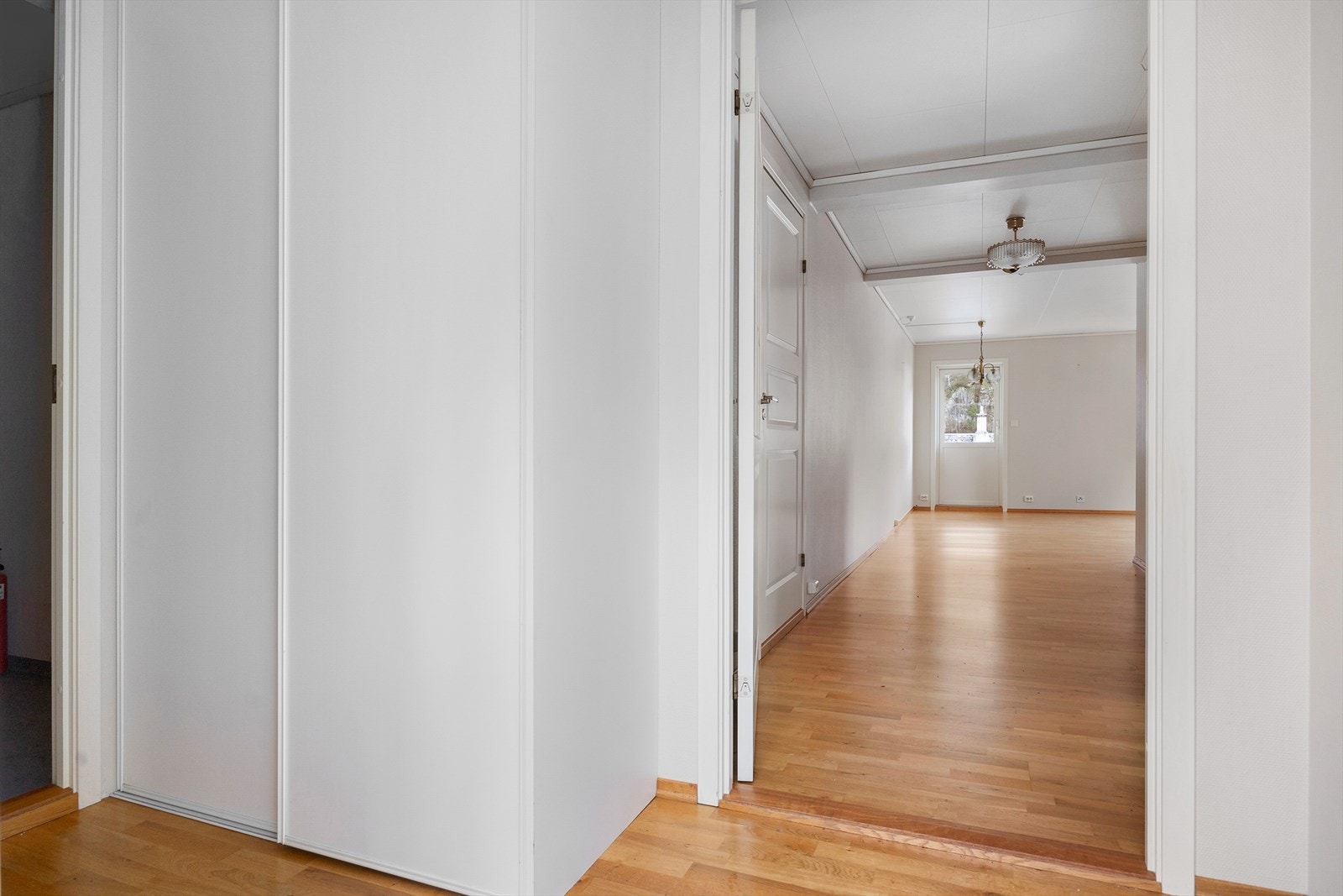 Entré/gang med garderobe Galleribilde