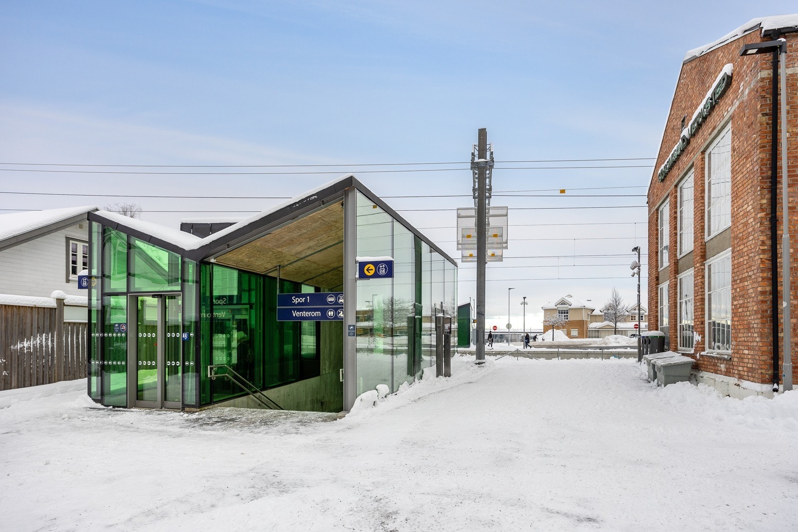 Fra boligen er det kort vei til Sørumsand stasjon. Galleribilde