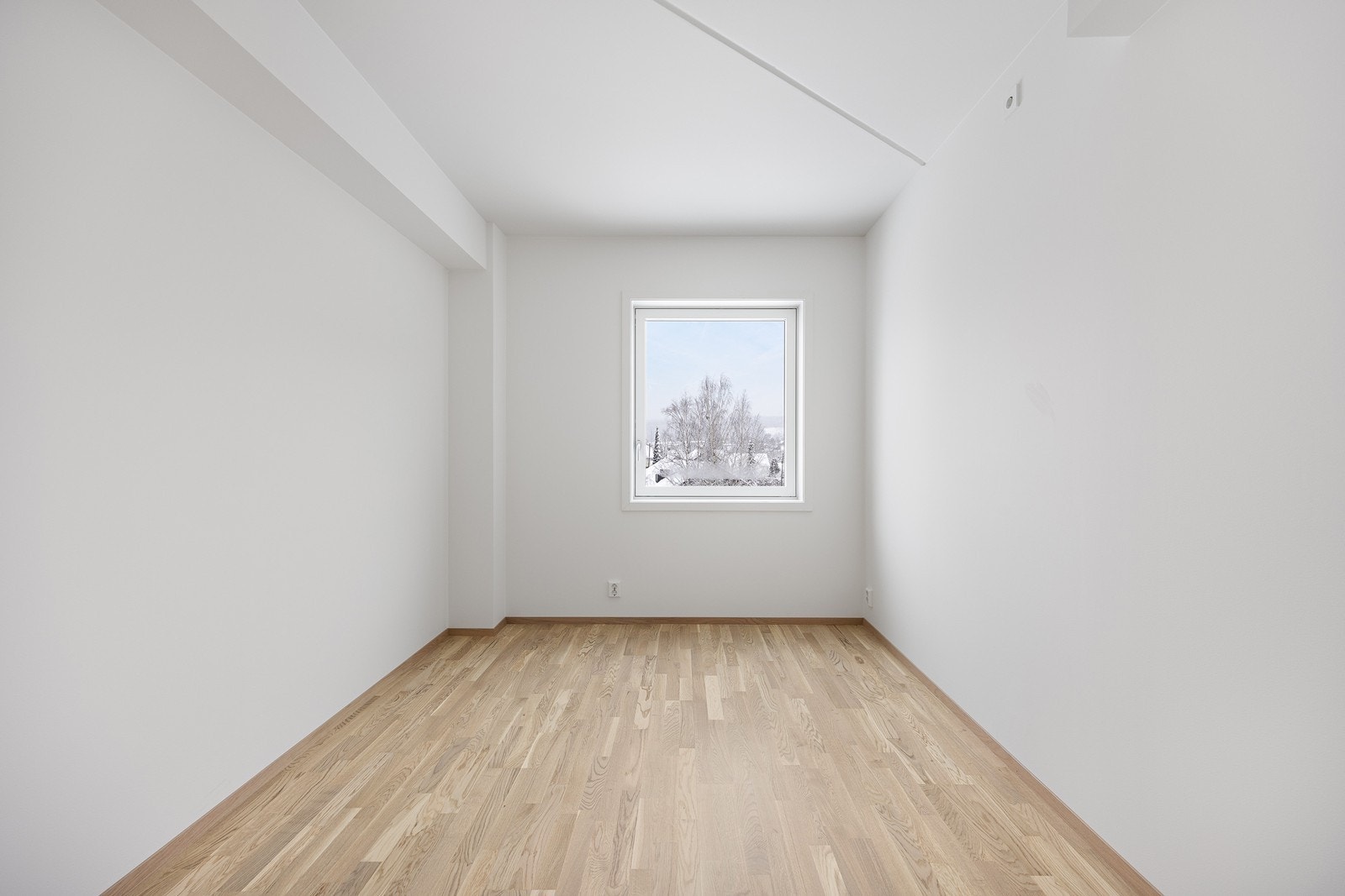 Soverom II er av god størrelse og har plass til seng og garderobeløsning, samt annet ønskelig møblement. Galleribilde