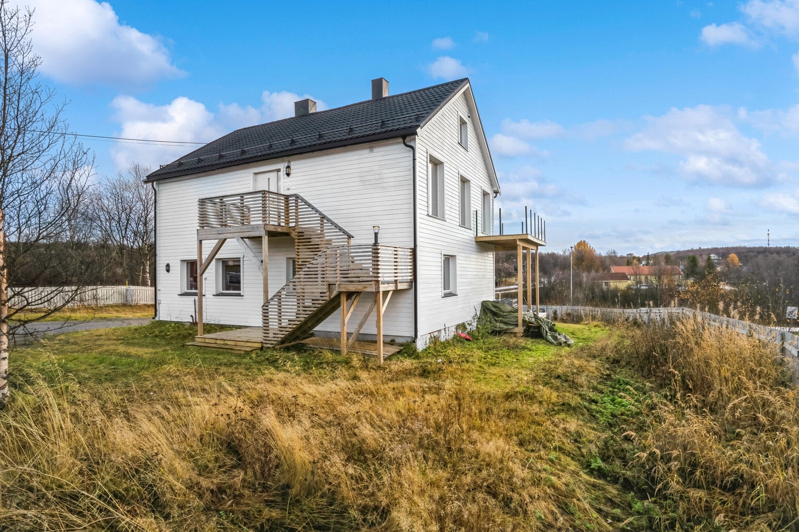 Adkomst til leiligheten via utvendig trapp Galleribilde