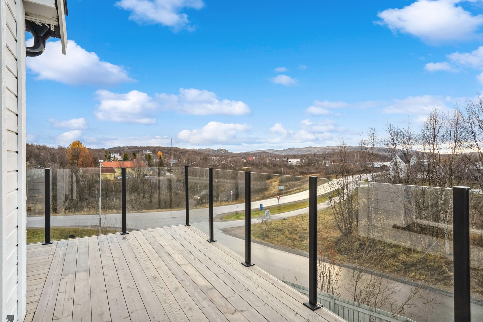 Terrasse med rekkverk av glass Galleribilde