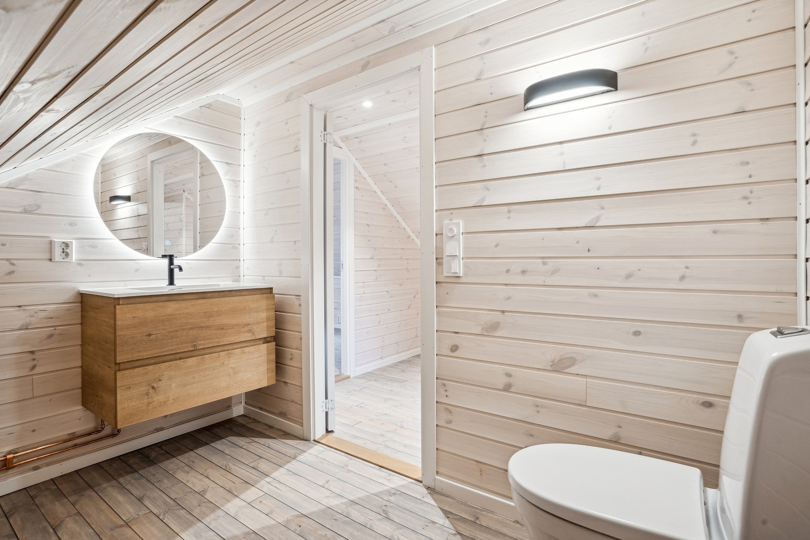 Du finner også et WC rom på loftet Galleribilde