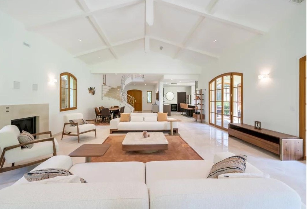 Nydelig og romslig stue Galleribilde