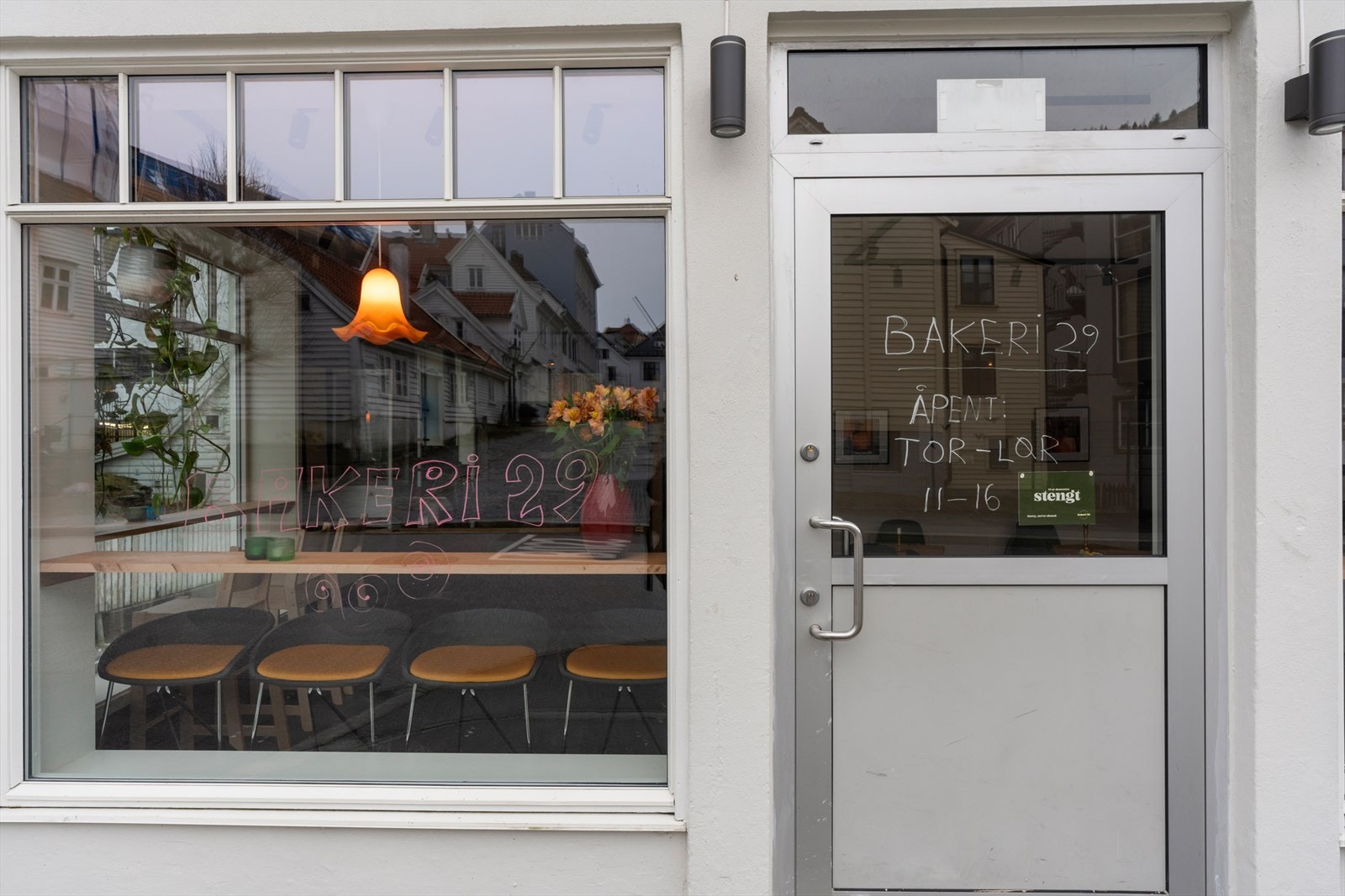 - Sandviken har flere koselige kafeer i nærheten av leiligheten - Galleribilde