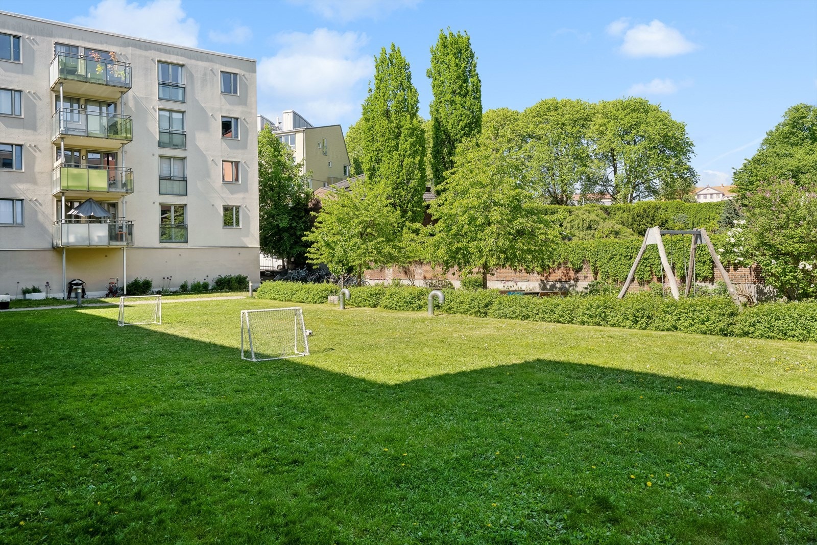 Sameiets koselige bakgård. Galleribilde