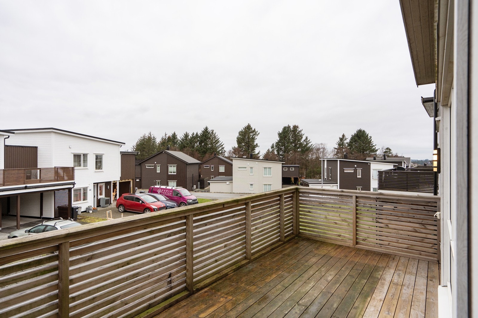 Utgang til solrik balkong Galleribilde