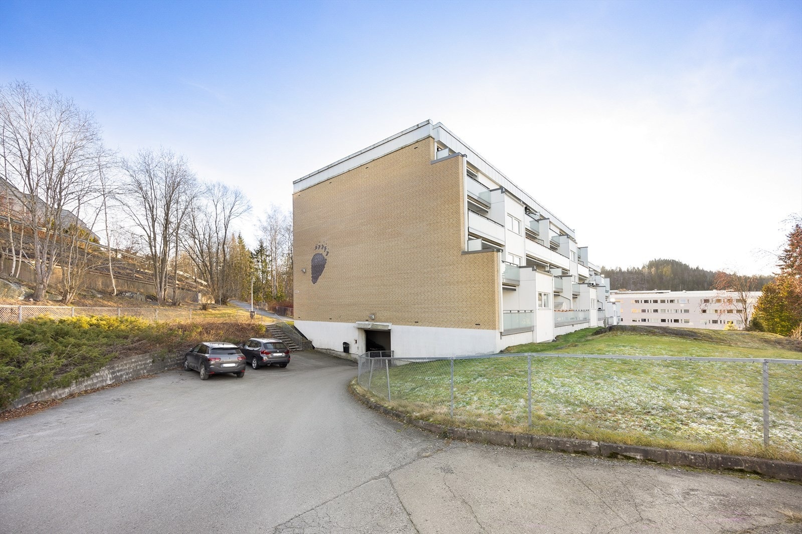 Inngang til garasjen. Galleribilde