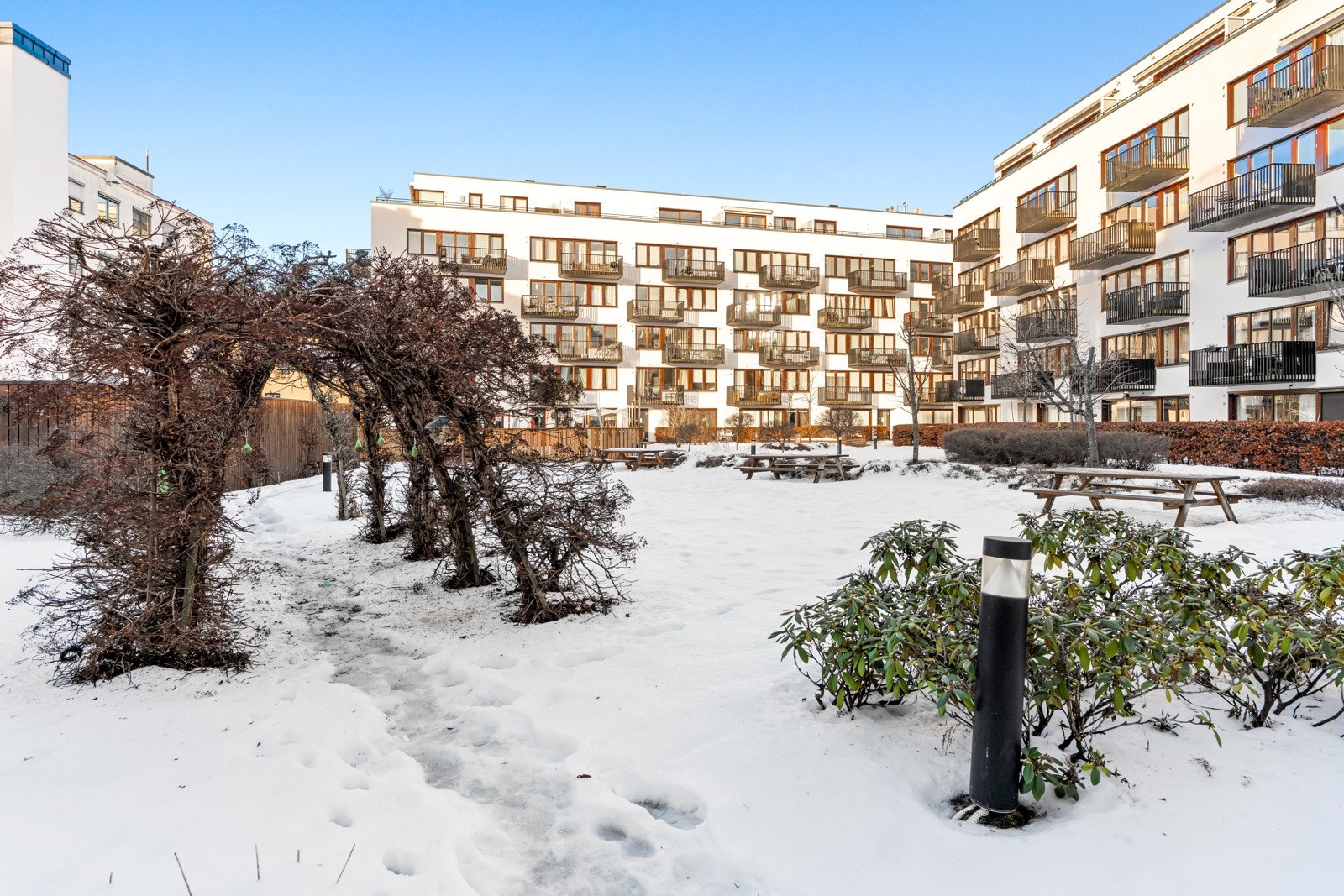 Flott og pent opparbeidet atrium/bakhage Galleribilde