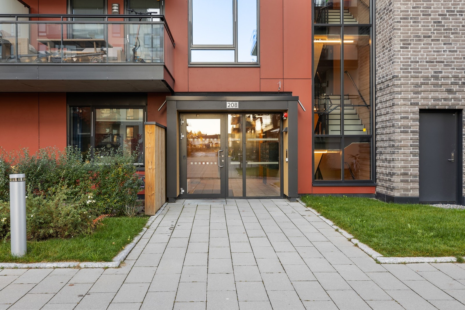 Inngangsparti. Galleribilde