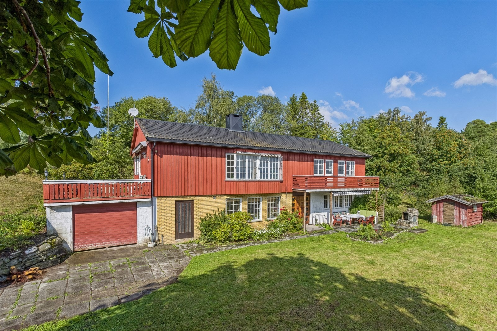 Rett ved Frosta sentrum er nå denne flotte eiendommen for salg. Galleribilde