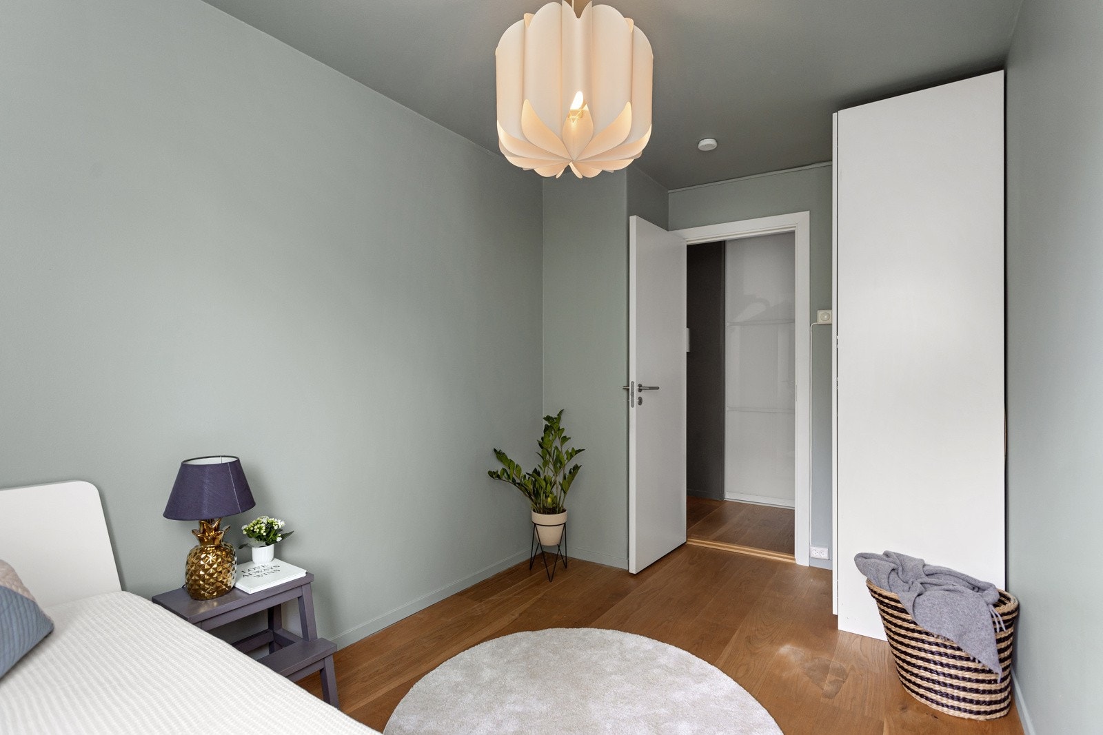Soverom to kan fint benyttes til gjesterom, barnerom eller kontor - alt etter eget ønske og behov. Galleribilde