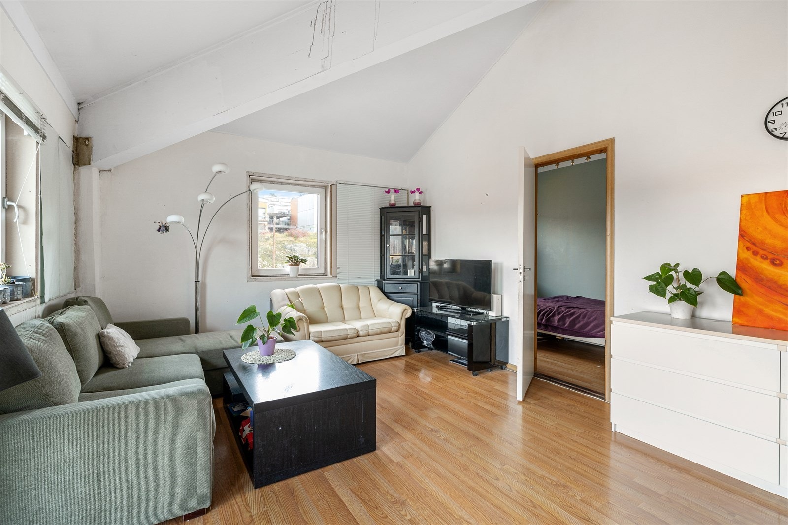 Kateryna Sigurjonsson v/ Notar har gleden av å presentere Skredderveien 1A! Galleribilde