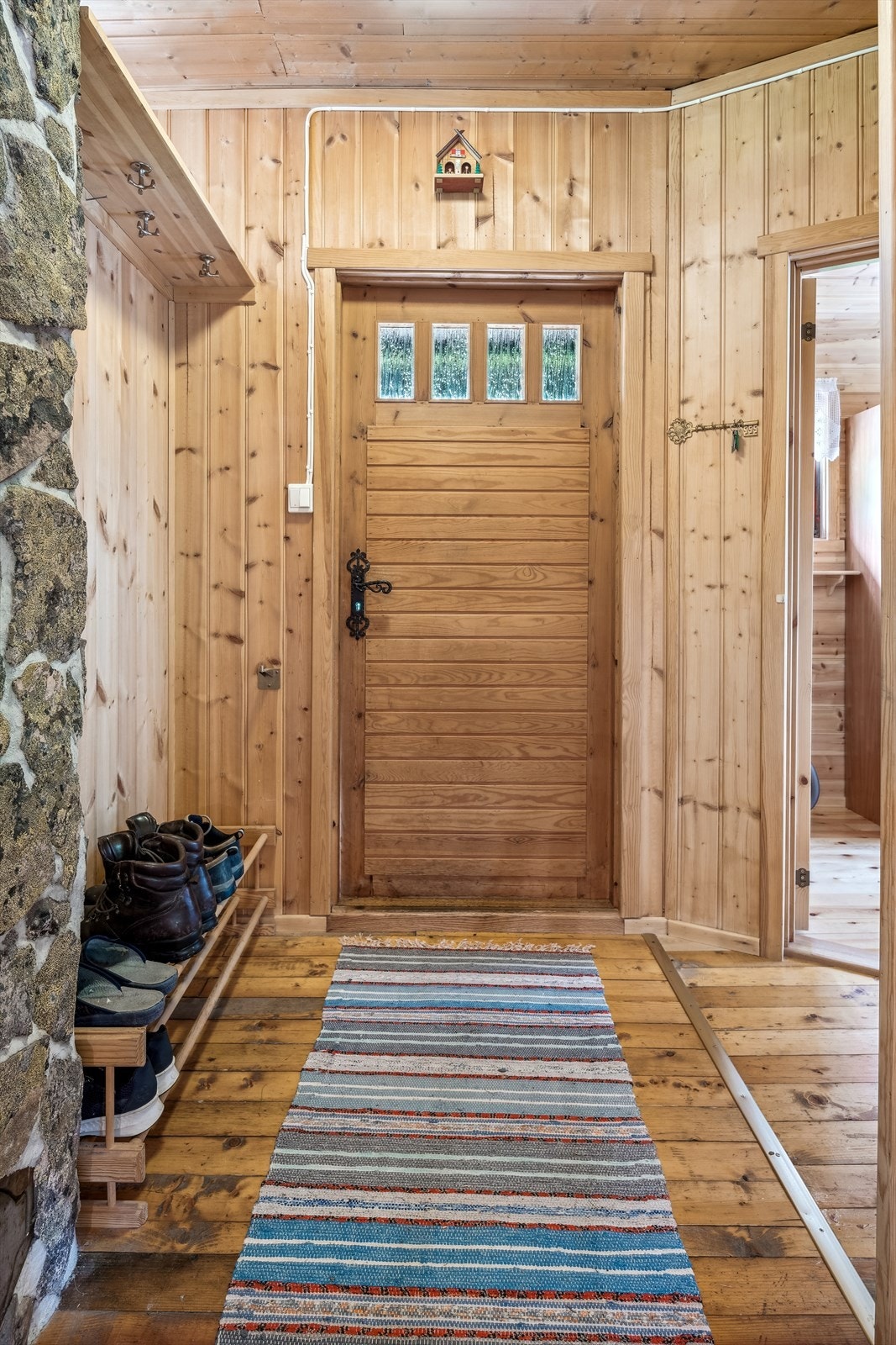 Entrè med plass til yttertøy og sko Galleribilde