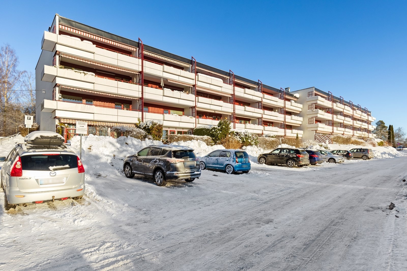 Leiligheten ligger i første rekke på feltet med nydelig utsikt Galleribilde