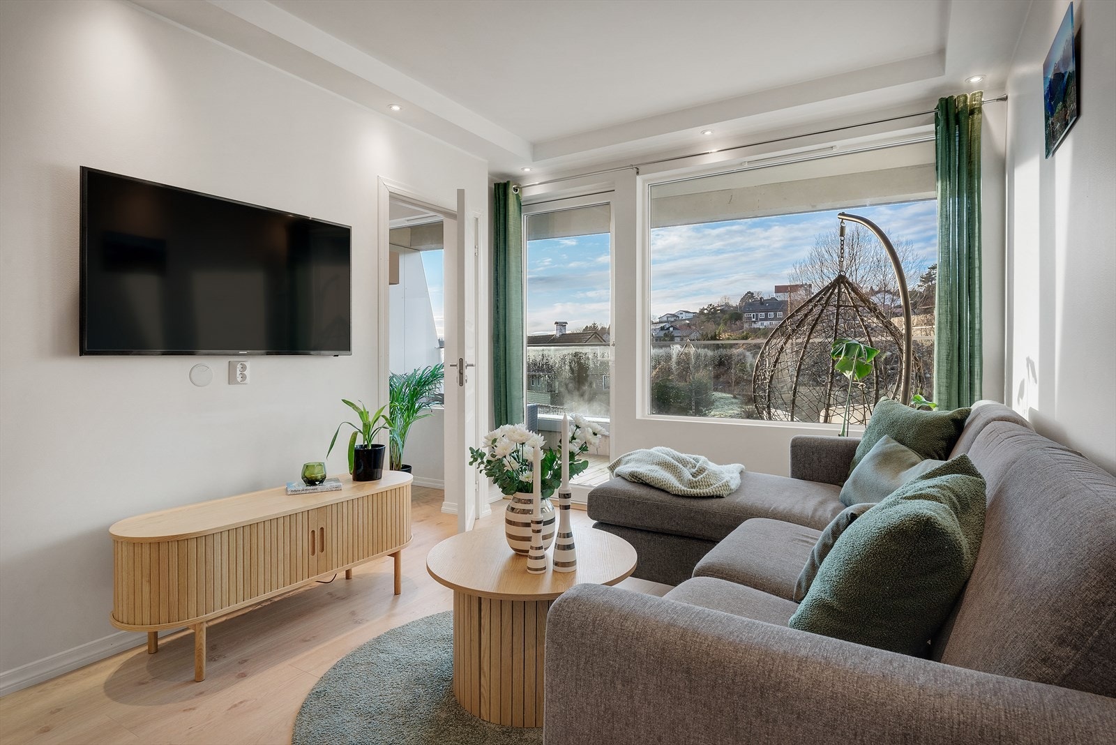 - I 2021 ble det gjennomført en større, utvendig rehabilitering med bla. ny taktekking, fasadeplater, utvidelse av balkonger og nye vinduer mm. - Galleribilde